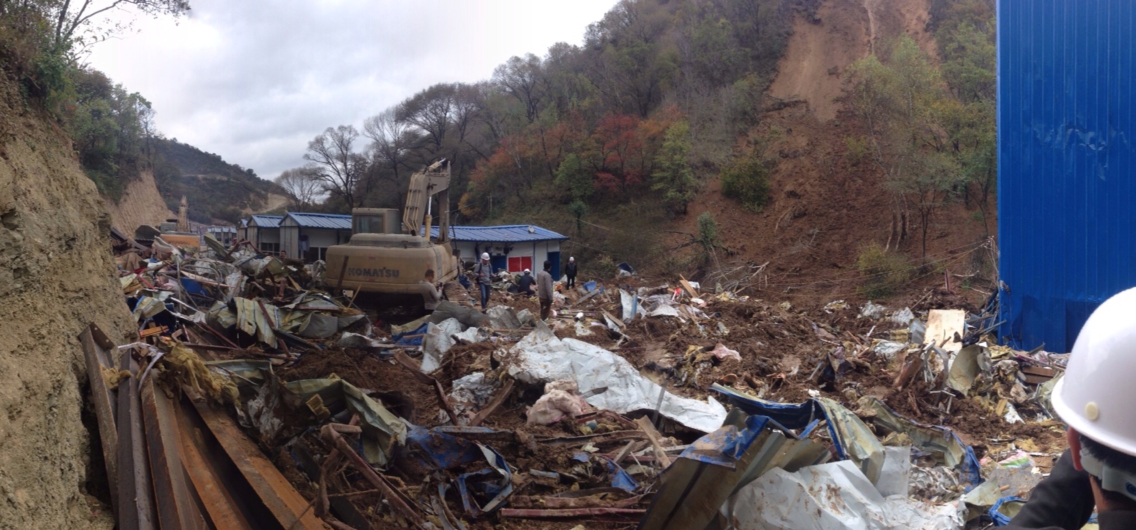 黄延高速一工地山体滑坡21人被埋 19人亡 