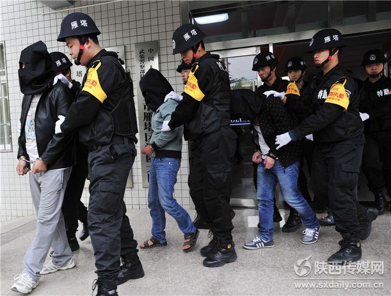 西安渣土车违法倾倒案件告破 涉嫌司机依法刑事拘留【3】