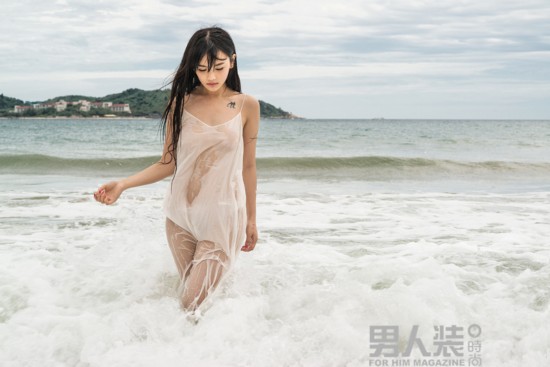 网络红人进军时尚界 大尺度登《男人装》(1/5)