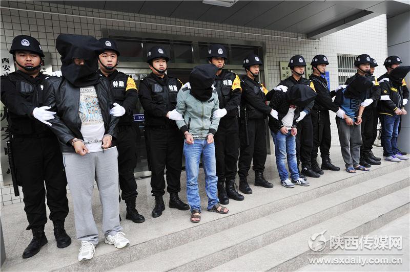 西安渣土车违法倾倒案件告破 涉嫌司机依法刑事拘留【4】