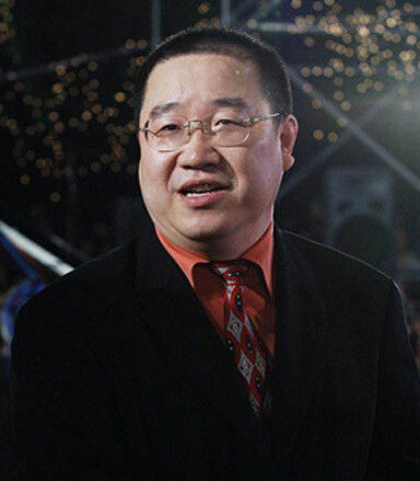 曝约妙龄女过夜者非英达 系一公司老板与好友喝茶
