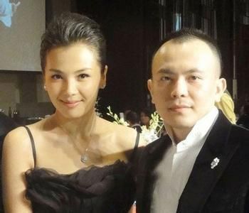 王珂背上纹涛字 表白：若得你刻骨铭心 一生何求