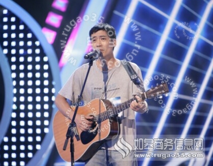 中国梦之声李峰被韩红要电话号码 建筑工人励志“大叔”原创345首歌曲