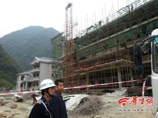 秦岭脚下违法建筑目前已开始自行拆除