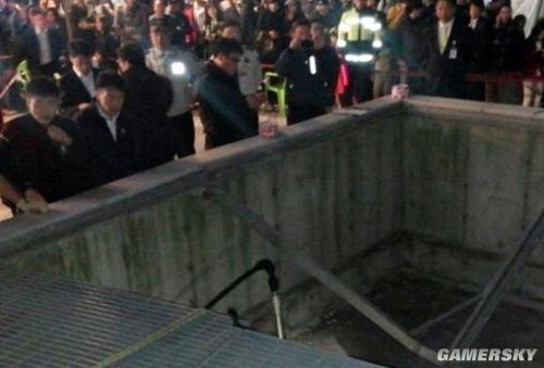 韩女团演出场地崩塌致死 已致16人死亡10人重伤