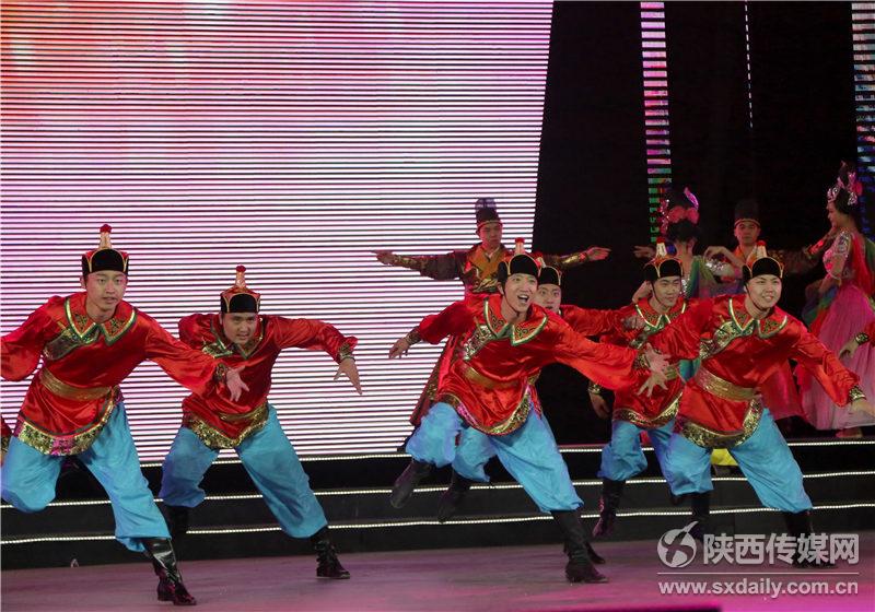 “影动丝路 星耀长安”首届丝绸之路国际电影节最后一次正式带妆彩排。