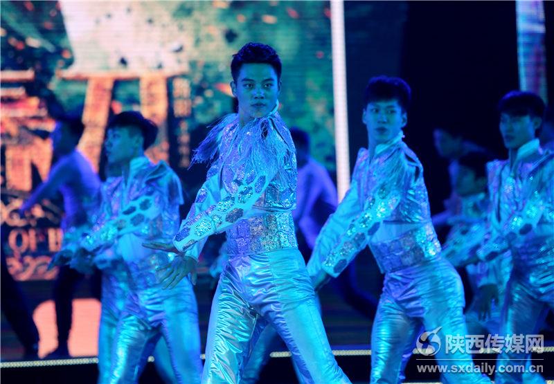 5J“影动丝路 星耀长安”首届丝绸之路国际电影节最后一次正式带妆彩排。