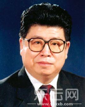 云南原书记外逃12年:曾为女主播设＂行宫＂