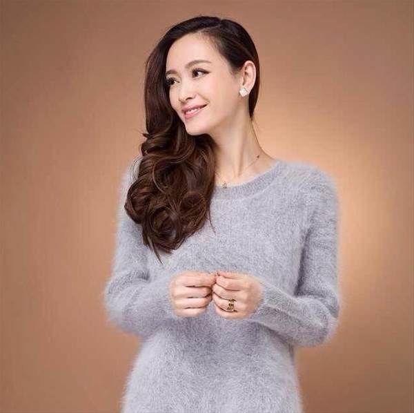 90后女孩身家80亿纪凯婷登女富豪榜 气质照曝光