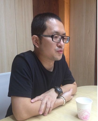 九把刀坦言喜欢劈腿女生 未来走下去还是现女友