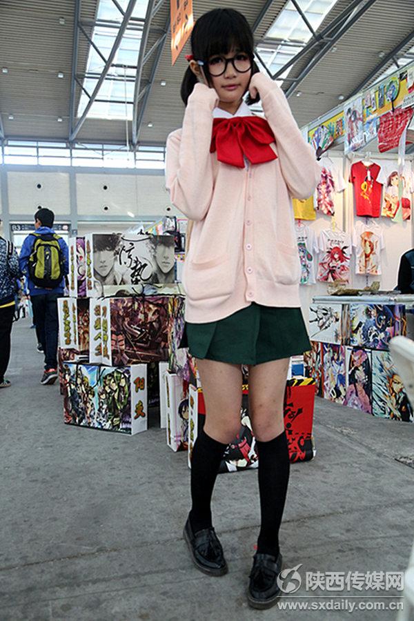 对于喜欢COSPLAY的女孩儿，摆个POSE是家常便饭。