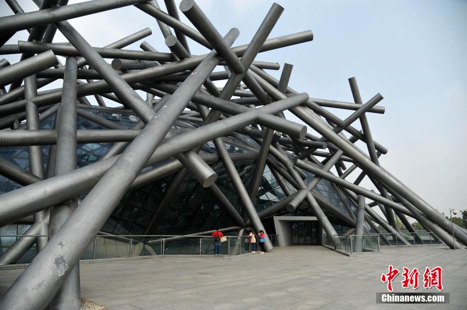合肥“鸟巢”耗资两亿元 开建四年仍未开放