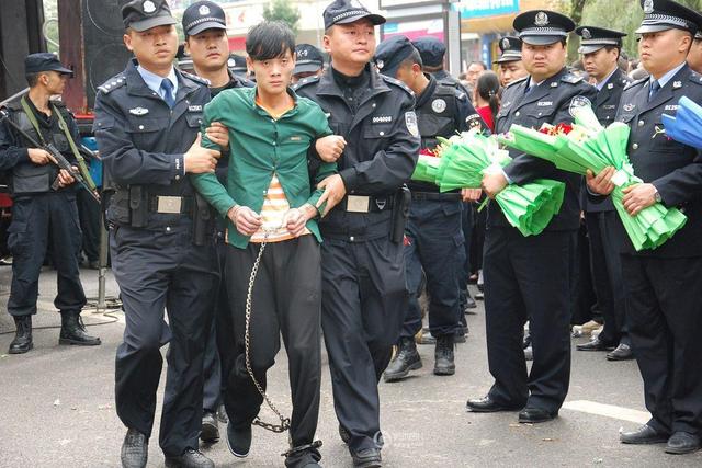 贵州遵义“白骨案”告破 警方当街开通报会(组图)