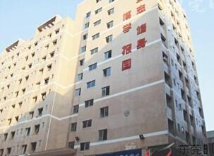 广东大一新生半夜宿舍吊死 警方初步排除他杀可能