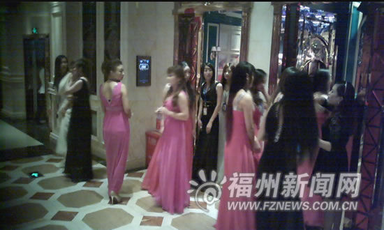 暗访夜总会招聘模特内幕:无学历月收入过万(图)