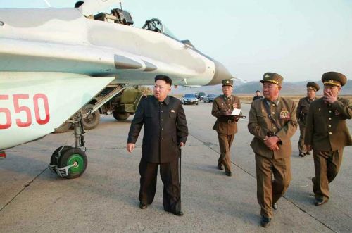 金正恩进行了检查飞行训练 