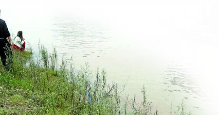 前女友和现女友先后跳江 现女友一时冲动不幸溺亡