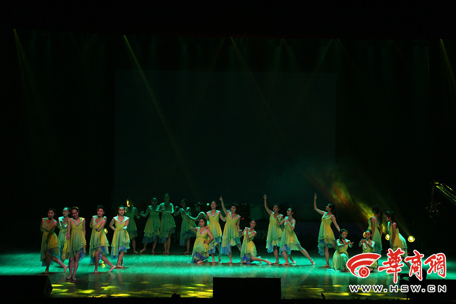 大学生社团文化节开启 长安大学艺术团演绎靓丽青春