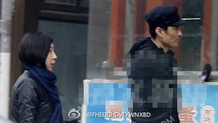 胡东与一女子同行