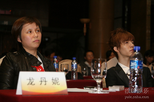 曝李维嘉龙丹妮结婚照　被证实已秘密结婚
