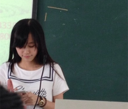 卧蚕美女老师性感照片流出 真人比网照更美(图)
