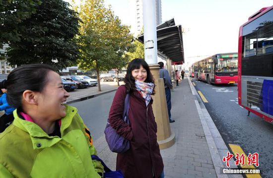 石家庄单双号限行 全市三千余辆公交车免费乘坐