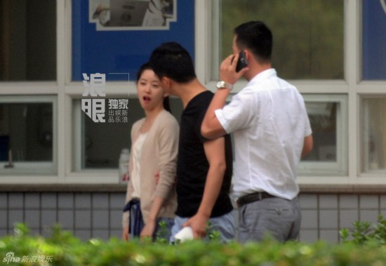 刘强东带奶茶妹看牙
