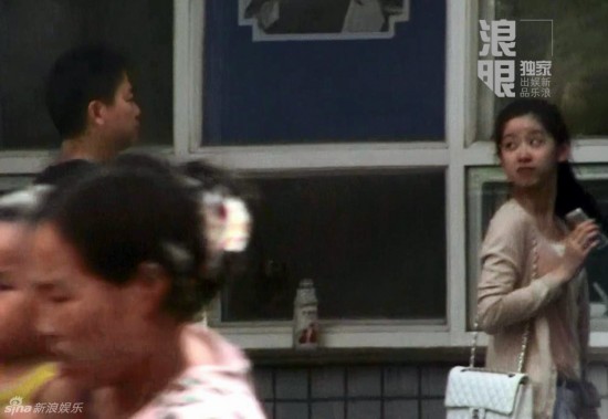 刘强东带奶茶妹看牙