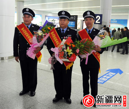 新疆和田民警获“我最喜爱的人民警察”称号(图)