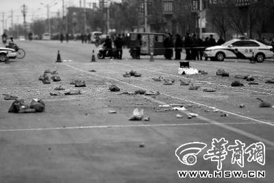 渭南女子被父亲唆使害母 制造大巴爆炸事件致5人亡