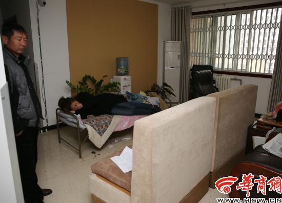 发现“一房两卖”  业主住开发商办公室