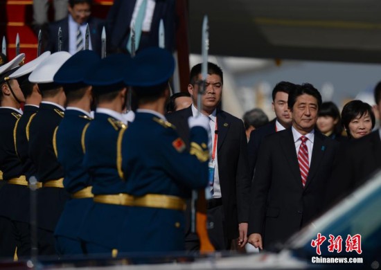 日本首相安倍晋三抵达北京(图)