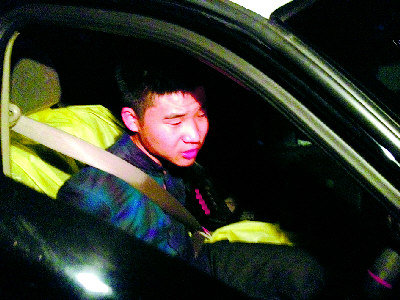 中国留学生周远在机场二次被捕 以10万元悬赏通缉