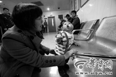西安1岁男婴患上恶性肌肉瘤 脸上瘤子有小拳头大