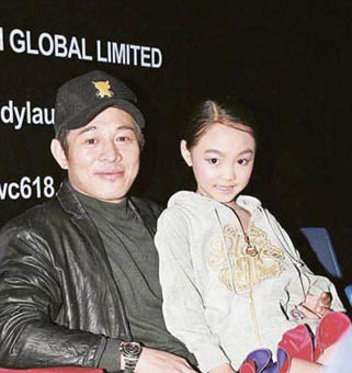 姜文20岁混血女儿近照被赞女神 盘点内地明星女儿