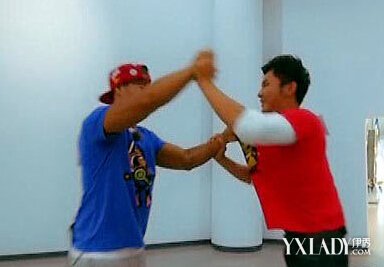 李晨被金钟国甩飞眉骨缝针 为自己缺席致歉