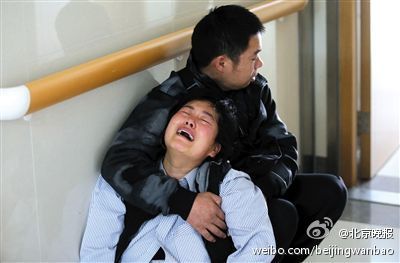男童落入热水桶离世