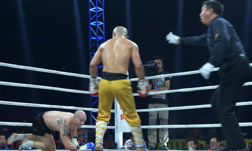 一龙5次击倒mma双料冠军 对手擂台跌落