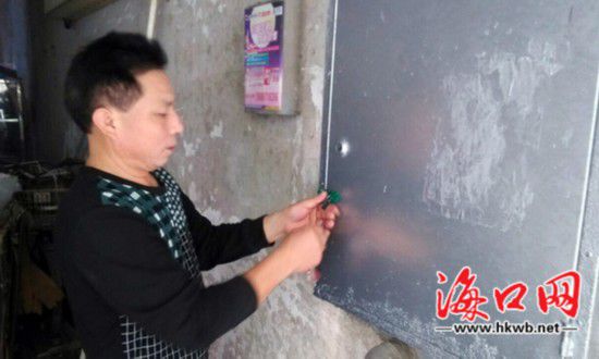 南希花苑小区消防栓箱被锁