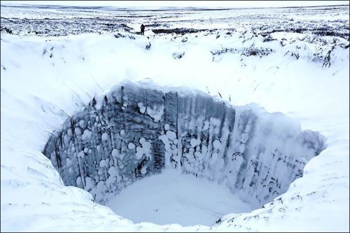 西伯利亚天坑 “地狱之门”：人为or外星人所为？