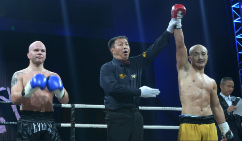 实拍一龙5次击倒mma双料冠军 高手对决太精彩了(组图)