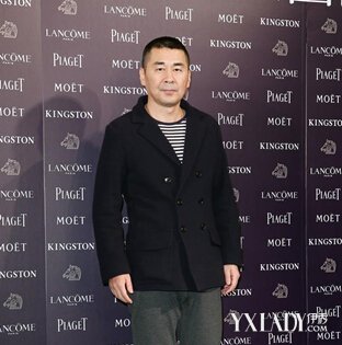 锤子镰刀都休息获最佳创作短片 陈建斌获三大奖经典发型抢镜(图)