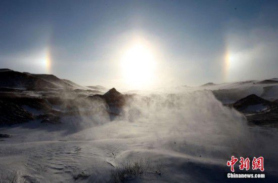 新疆阿勒泰现“幻日”景观