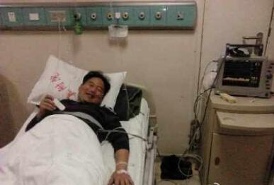 郑大教授发吊瓶照片请假 自评尽心尽力无愧于心