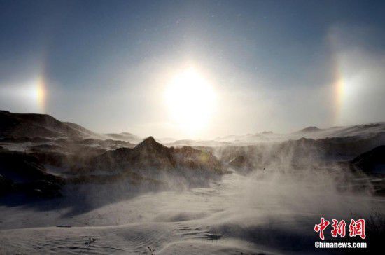 新疆阿勒泰现“幻日”景观