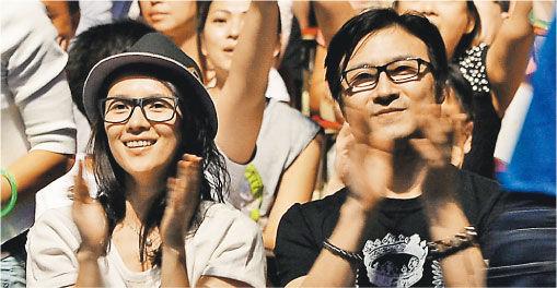 章子怡被问与汪峰婚期:应该快了 称无人找她演喜剧