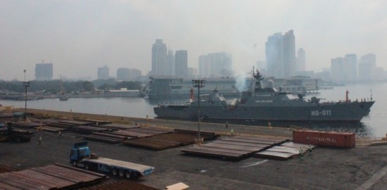 越军最强海面作战舰船抵达南子岛 慰问驻当地越军