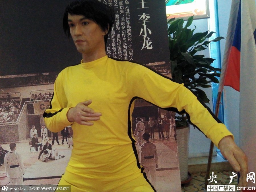 驻马店蜡像展遭吐槽 太丑太雷人不像本尊