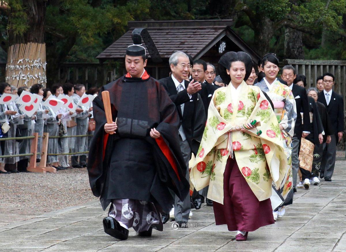 日本典子公主与40多岁大龄男友结婚 两人恋爱7年
