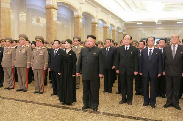 金正恩为父守孝三年期满 携夫人参谒锦绣山太阳宫